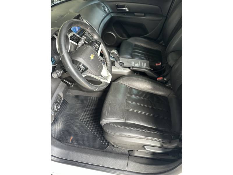 CHEVROLET - CRUZE - 2015/2016 - Branca - R$ 74.900,00