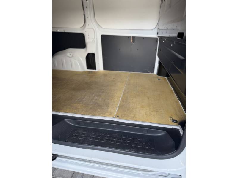 PEUGEOT - EXPERT - 2023/2024 - Branca - R$ 162.000,00