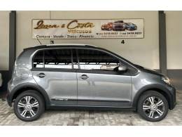 VOLKSWAGEN - UP - 2017/2018 - Cinza - R$ 63.900,00