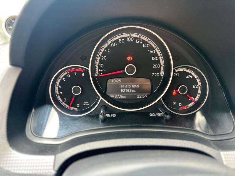 VOLKSWAGEN - UP - 2017/2018 - Cinza - R$ 63.900,00