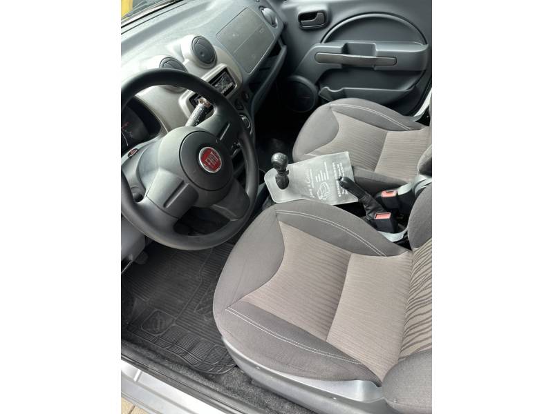 FIAT - UNO - 2014/2014 - Prata - R$ 37.900,00