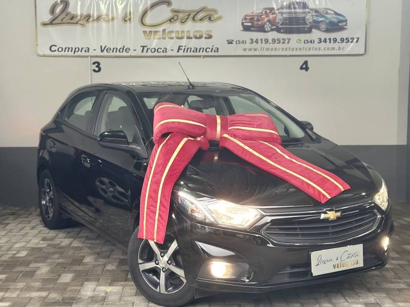CHEVROLET - ONIX - 2018/2019 - Preta - R$ 66.900,00