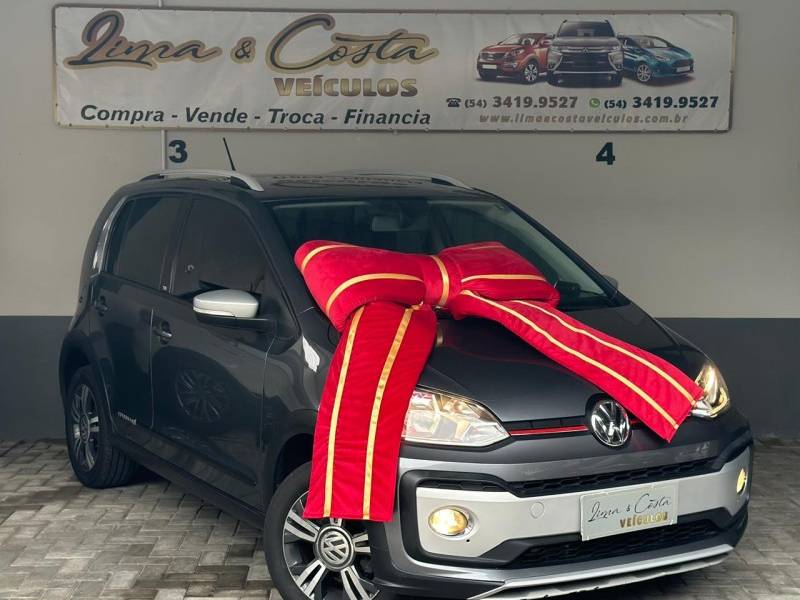 VOLKSWAGEN - UP - 2017/2018 - Cinza - R$ 63.900,00