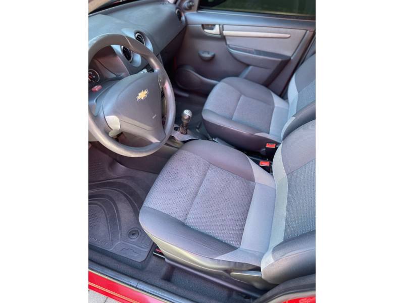 CHEVROLET - CELTA - 2014/2015 - Vermelha - R$ 37.900,00