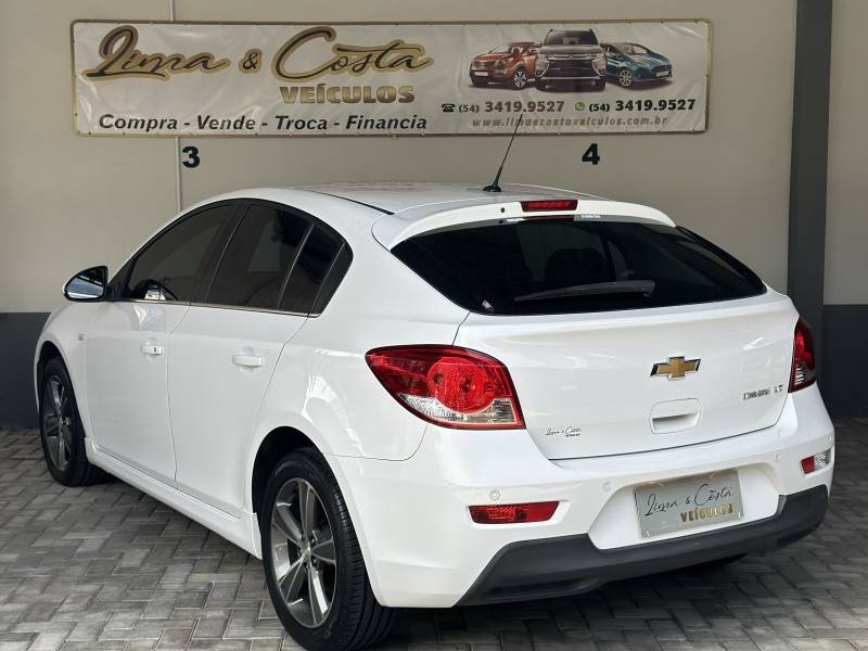 CHEVROLET - CRUZE - 2015/2016 - Branca - R$ 74.900,00