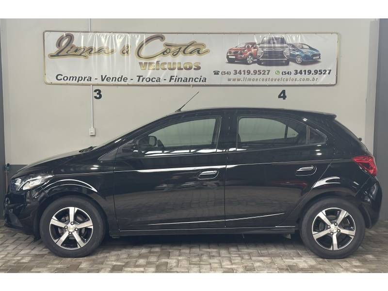 CHEVROLET - ONIX - 2018/2019 - Preta - R$ 66.900,00