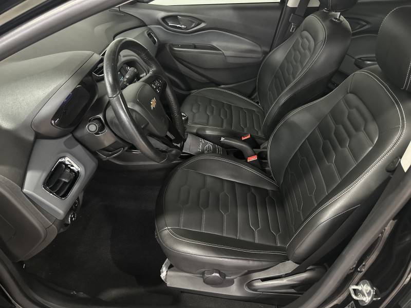 CHEVROLET - ONIX - 2018/2019 - Preta - R$ 66.900,00